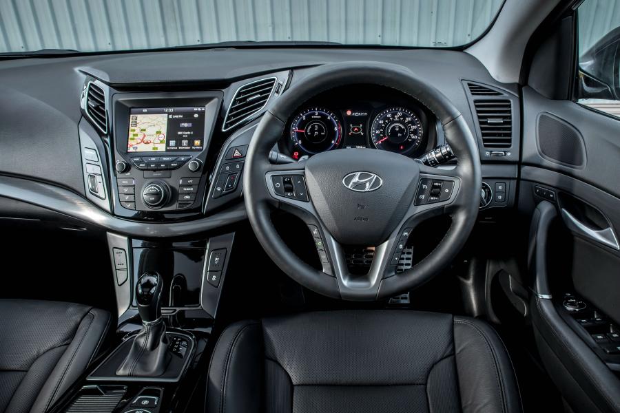 Панель приборов Hyundai i40 Tourer 2019 года  (UK) (фото 39 из 40)